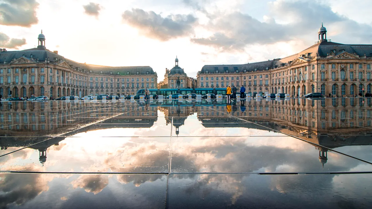 Bordeaux: Primăria introduce un permis care le permite localnicilor să organizeze evenimente stradale