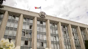 Guvernul din Republica Moldova a fost DEMIS printr-o moţiune de cenzură