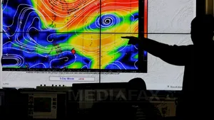 Mii de filipinezi se refugiază din calea taifunului Hagupit, care se apropie de arhipelag - FOTO