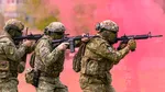 O țară din NATO și UE ar putea obliga femeile să meargă în armată