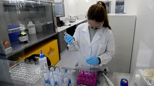 Campania americamă Eli Lilly  a cerut autorizaţia de utilizare de urgenţă pentru tratamentul experimental cu anticorpi pentru COVID-19