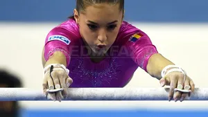 Larisa Iordache, MEDALIE DE AUR la paralele, la FIG World Challenge Cup