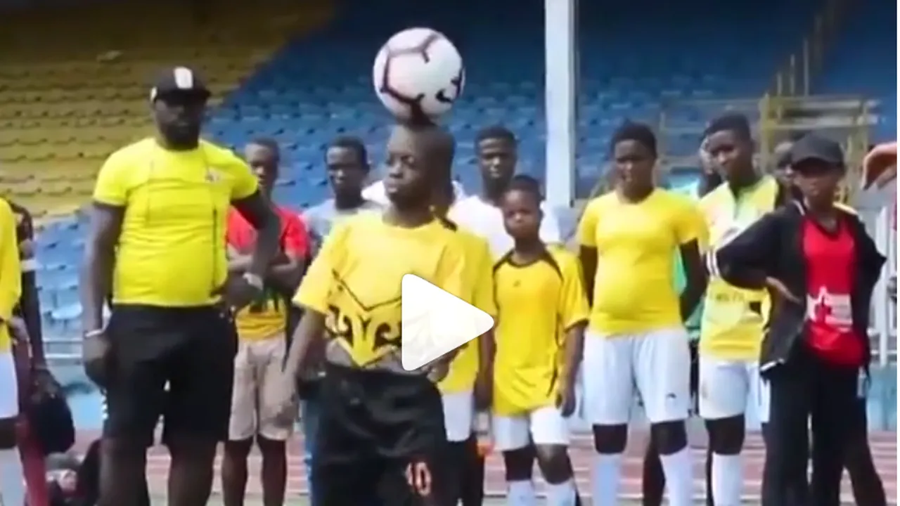 VIDEO. Pe urmele lui Messi. Cum a ajuns un puşti de 12 ani din Nigeria în Cartea Recordurilor