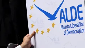 Conducerea ALDE cere excluderea şi revocarea din funcţia de consilier a lui Romeo Rasdan, după imaginile în care acesta agresează un tânăr: Gestul este impardonabil