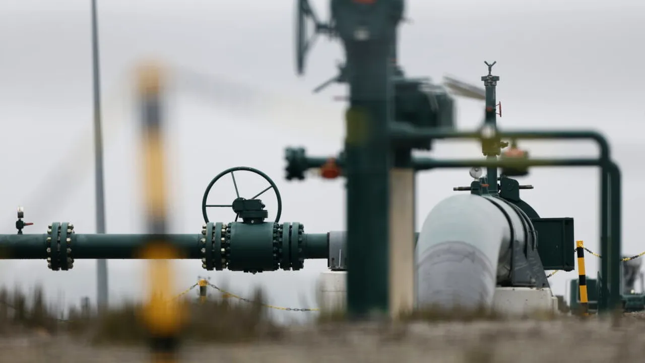 Îmbunătățirea „rutei 1” a coridorului vertical pentru gazele destinate Ucrainei. România ar putea primi 10 miliarde de metri cubi, după reducerea blocajelor din rețea