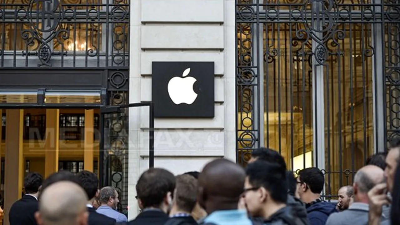 Cozi interminabile la debutul comercial al iPhone 6
