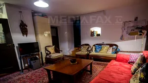 REPORTAJ: Sufrageria unui imobil de la 1800, monument istoric din Sibiu, a fost transformată în scenă de teatru - GALERIE FOTO