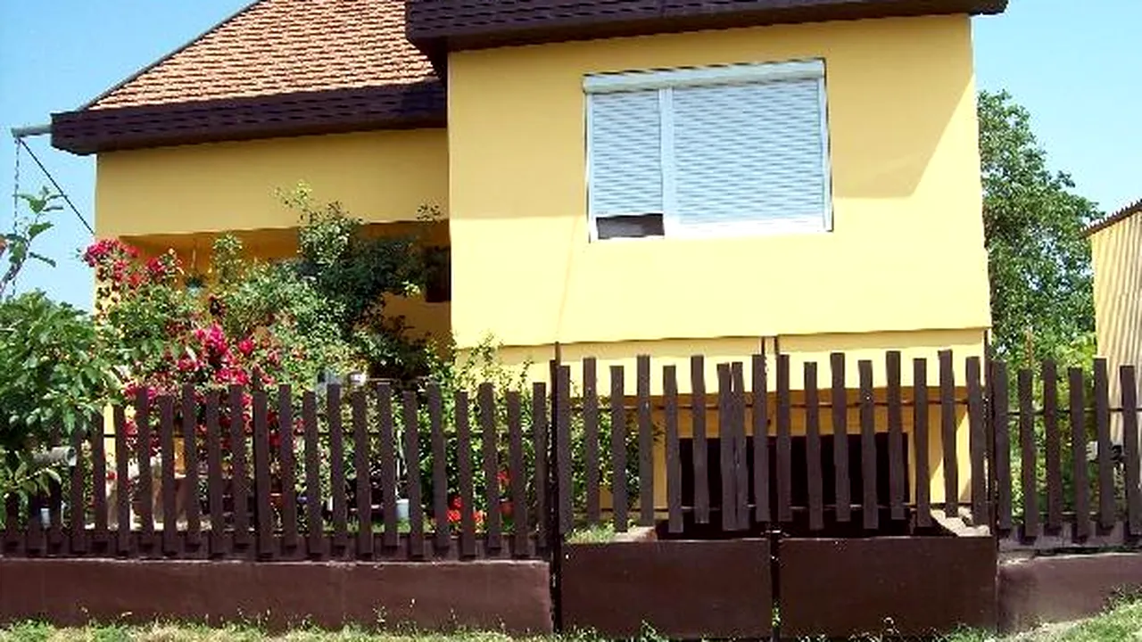 REPORTAJ: Sute de români care după 2007 şi-au cumpărat case în Ungaria vor să le vândă din cauza crizei - FOTO