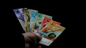 Elvețienii au decis ca garantarea plăţilor în numerar să fie consacrată în constituția țării