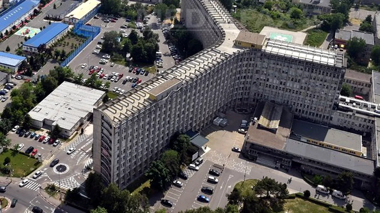 Peste 50 de persoane nemulţumite de condiţiile din Spitalul Judeţean Constanţa s-au strâns sâmbătă în faţa unităţii