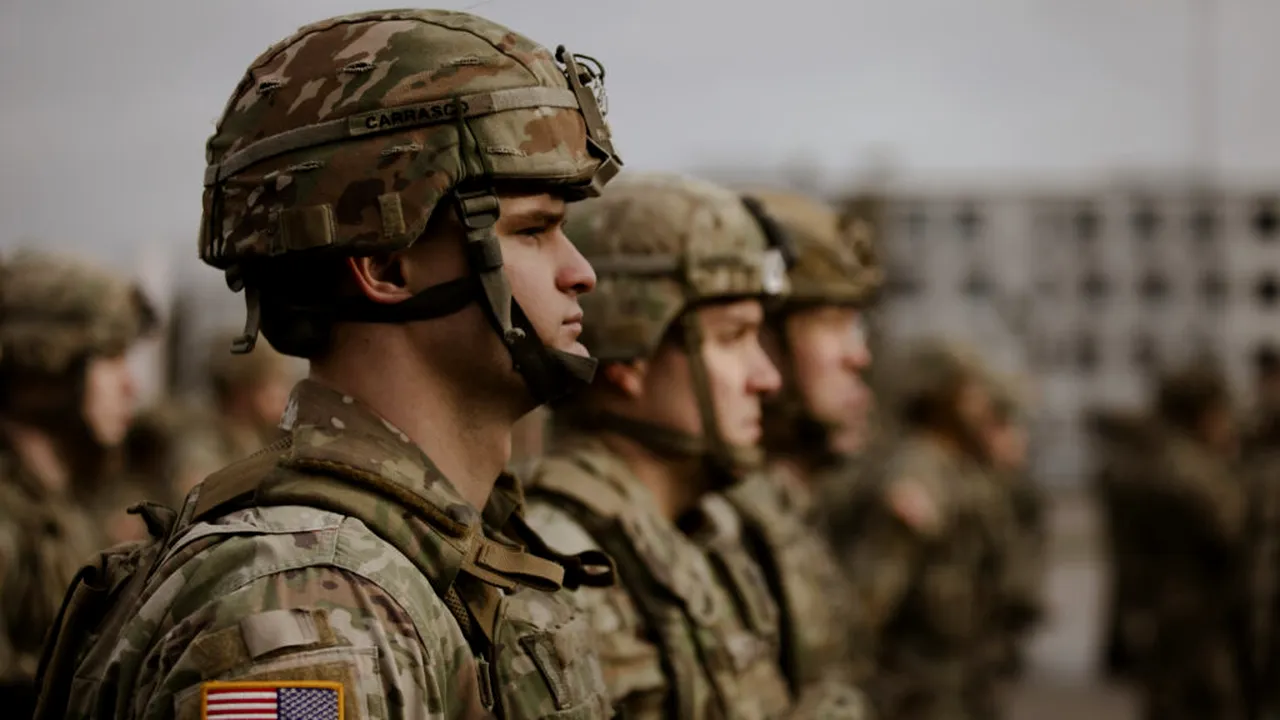 Trump joacă cartea forței. Peste 17.000 de soldați americani la porțile Iranului