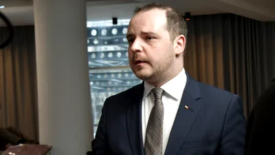 POLITIC „Luați-vă trotinetele și faceți turul șantierelor de spitale”. Rogobete atacă USR în scandalul „miliardului pierdut” din PNRR
