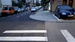 Motivul pentru care două treceri de pietoni din Focşani au devenit virale pe Facebook | FOTO