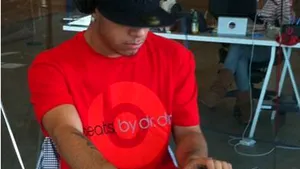 Un producător de muzică hip-hop, spitalizat după ce a fost împuşcat