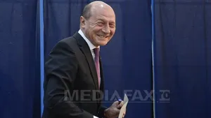 ALEGERI PREZIDENŢIALE 2014 - Băsescu: Noul preşedinte să facă România frumoasă. E important ca toţi românii cu drept de vot să vină la urne - VIDEO