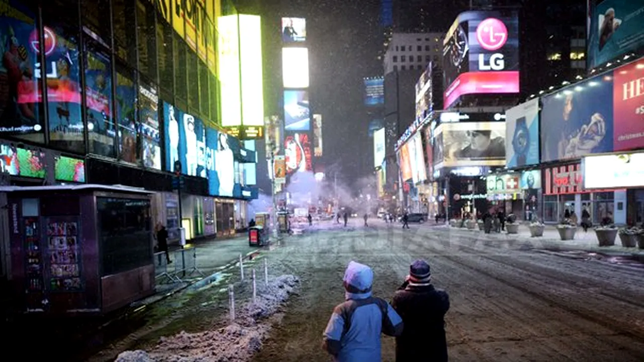 Ninsori istorice în SUA - New York-ul a devenit un oraş fantomă: Transportul în comun a fost oprit, podurile şi tunelurile au fost închise - FOTO, VIDEO