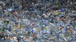 Planeta nu mai face față plasticului produs de oameni. 72 de milioane de tone vor ajunge în afara sistemelor de gestionare în 2026