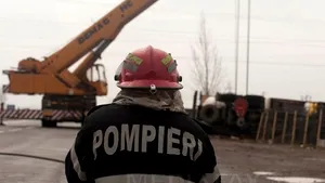 Vâlcea: O maşină a intrat într-o staţie de alimentare cu GPL. Traficul se desfăşoară pe un sens