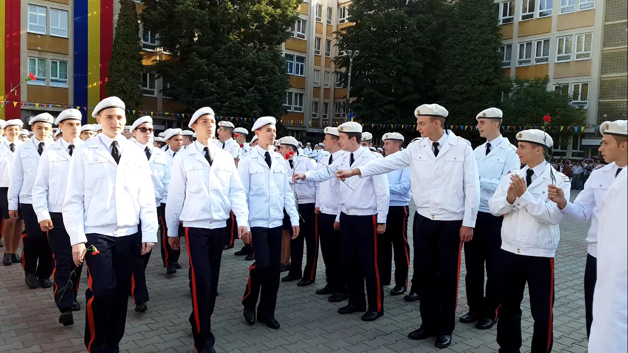 #IncepeScoala: Momente emoţionante şi solemne, la deschiderea noului an şcolar de la Colegiul Militar din Alba Iulia - VIDEO