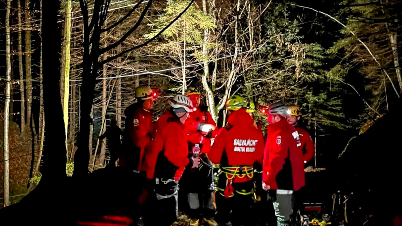 Turist epuizat, rătăcit în Bucegi, căutat de Salvamont Brașov cu drona cu termoviziune, însă fără rezultat