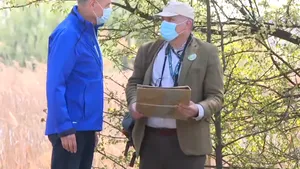 VIDEO Iohannis a vizitat Parcul Natural Văcăreşti, de Ziua Pământului: Voi acorda protecţia mea şi Înaltul Patronaj acestui parc