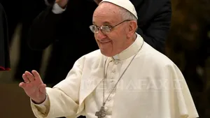 Spontaneitatea Papei Francisc, un coşmar pentru gărzile sale de securitate