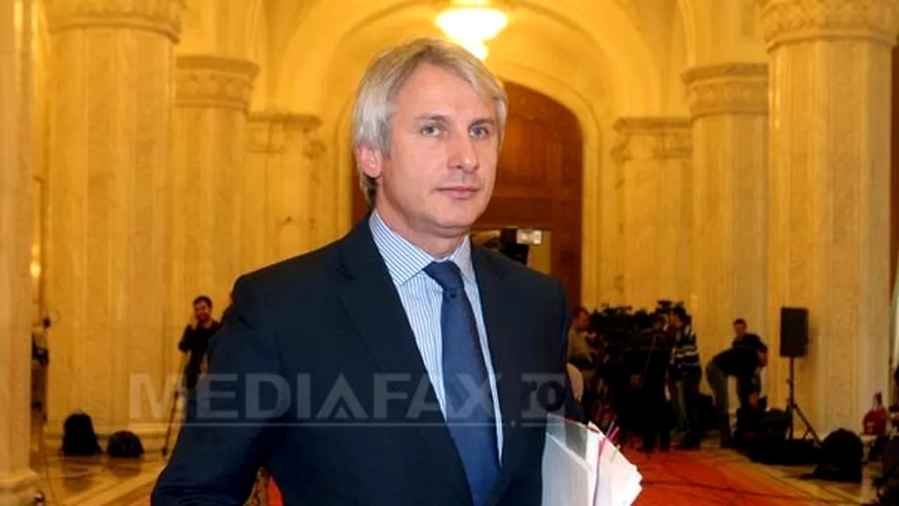 CONFERINŢA MEDIAFAX - Teodorovici: Vom face verificări pe POSDRU. Dacă sunt maşini, locuinţe cumpărate, tăiem în carne vie