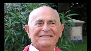 Trupul neînsufleţit al lui Iosif Constantin Drăgan, depus duminică la Universitatea Europeană Lugoj