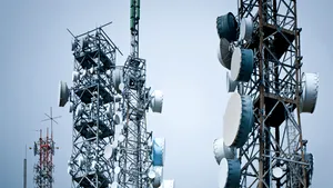 Cinci companii vor plăti taxe de licenţă de 10 milioane de euro pentru frecvenţele din banda 3,4-3,8 GHz