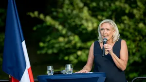 Ce au scris Marine Le Pen și Nigel Farage după ce Islanda a respins reluarea negocierilor de aderare la UE