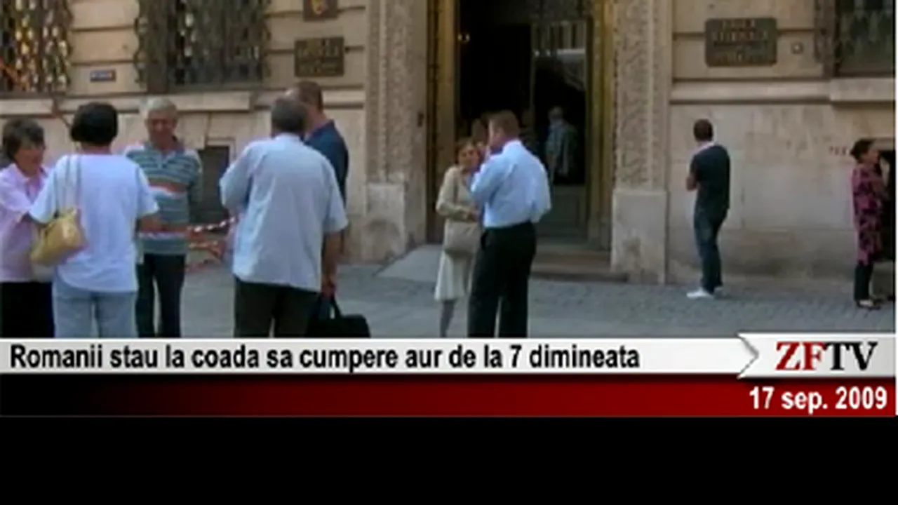 Românii au stat la coadă la BNR pentru a cumpăra monede de aur