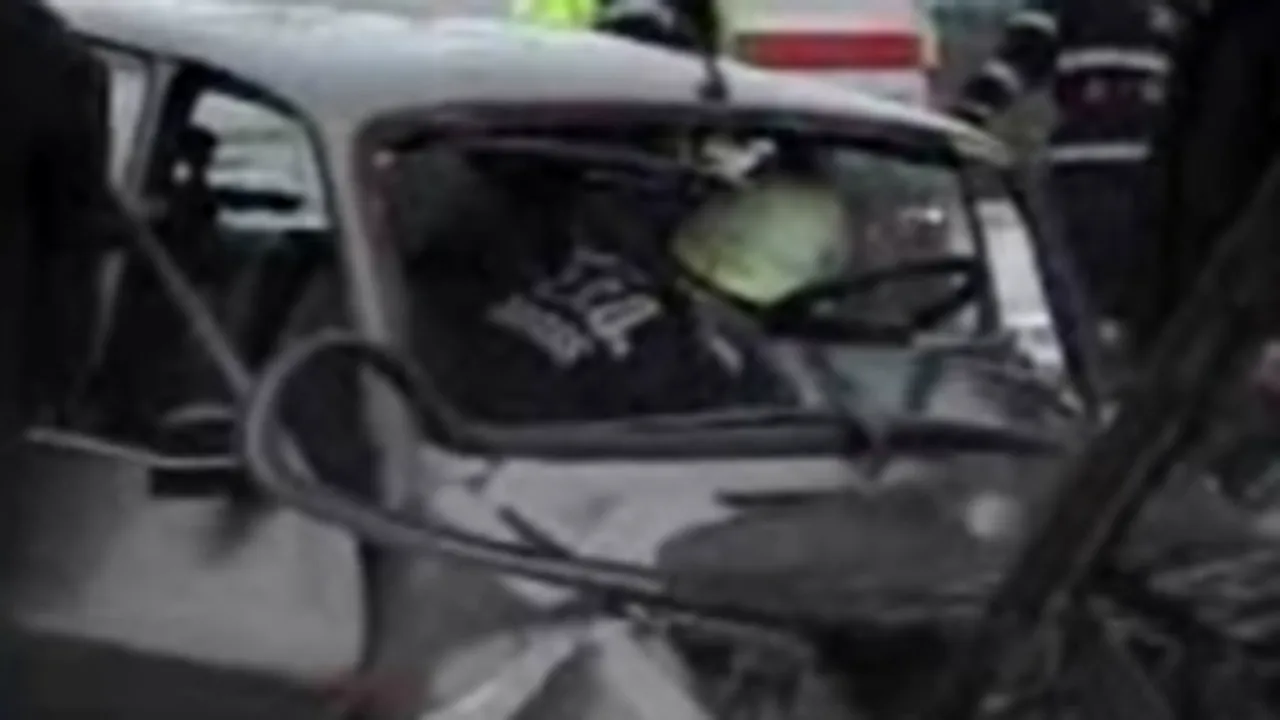 Opt răniţi, într-un accident pe DN 65 B, în Argeş