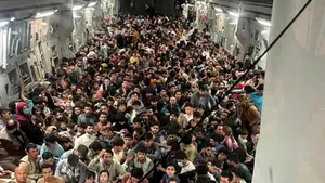 COMENTARIU Lelia Munteanu. Afganistan: „Americanii au ceasurile, noi avem timpul