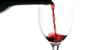 Copil de cinci ani ani în comă, după ce a băut jumătate de litru de vin