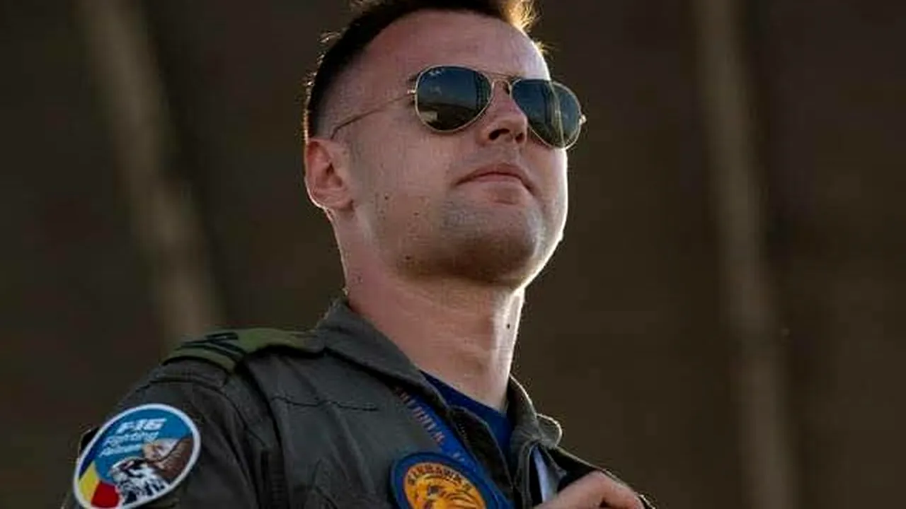 Tânăr căpitan pilot militar a murit în timp ce încerca să salveze un câine