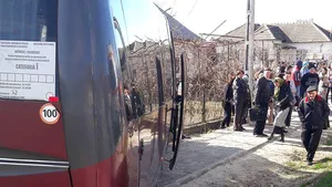 Autocar cu credincioşi care se întorceau de la mormântul lui Arsenie Boca, ACCIDENT în Vâlcea