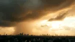 Temperaturi de foc și furtuni: Pentru joi meteorologii au emis cod galben