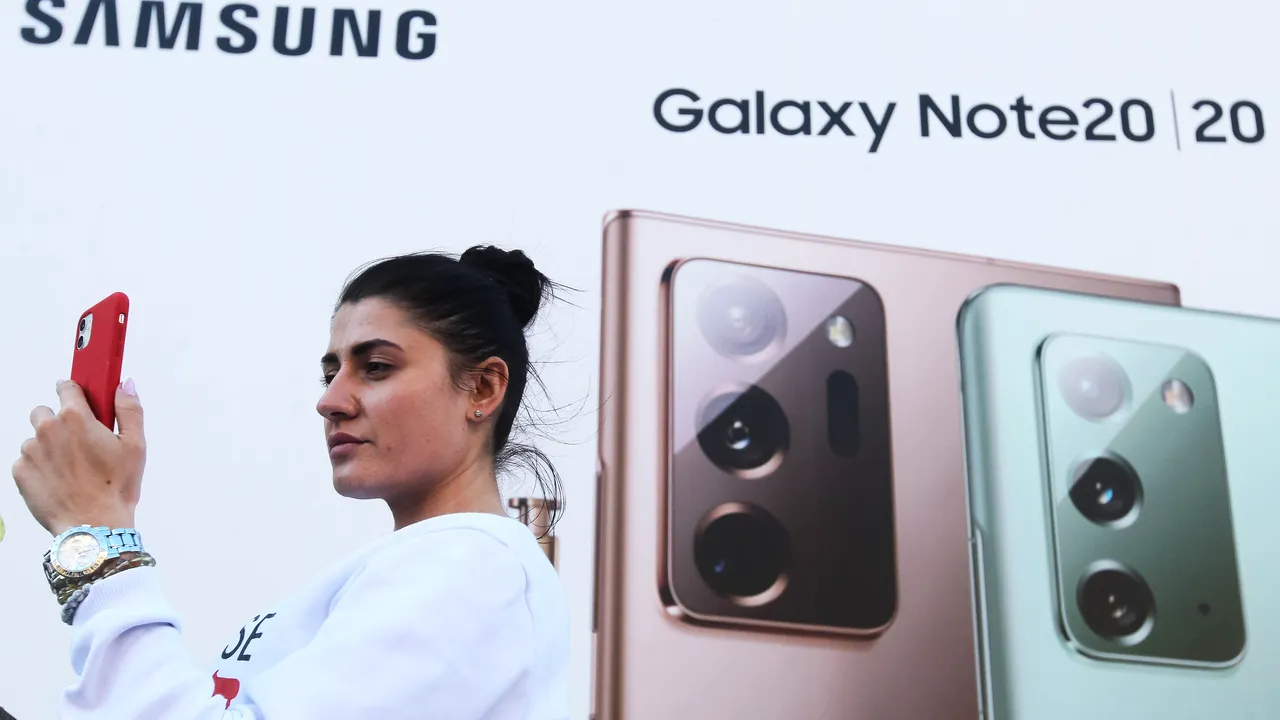 Adio, seria Samsung Note. Din 2021, gigantul tech se va concentra pe telefoanele cu ecran pliabil