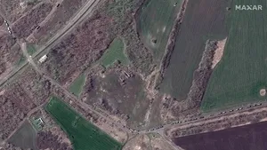 Ucraina: Imagini din satelit arată noi acumulări de trupe ruseşti