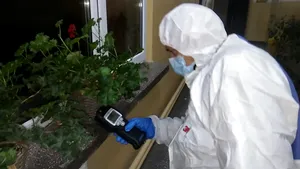 Dezinsecţie cu o substanţă periculoasă într-un centru comercial din Timişoara. Locatarii unui bloc au fost evacuaţi