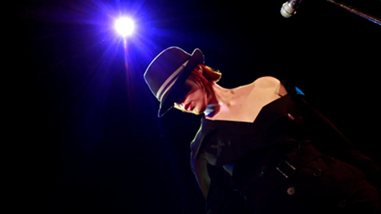 Suzanne Vega concertează la Bucureşti - VIDEO