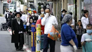 Covid-19: Israelul produce măşti speciale pentru a-i proteja pe cei care poartă barbă