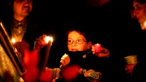 Mii de credincioşi au participat la slujba de Înviere de la Catedrala Patriarhală