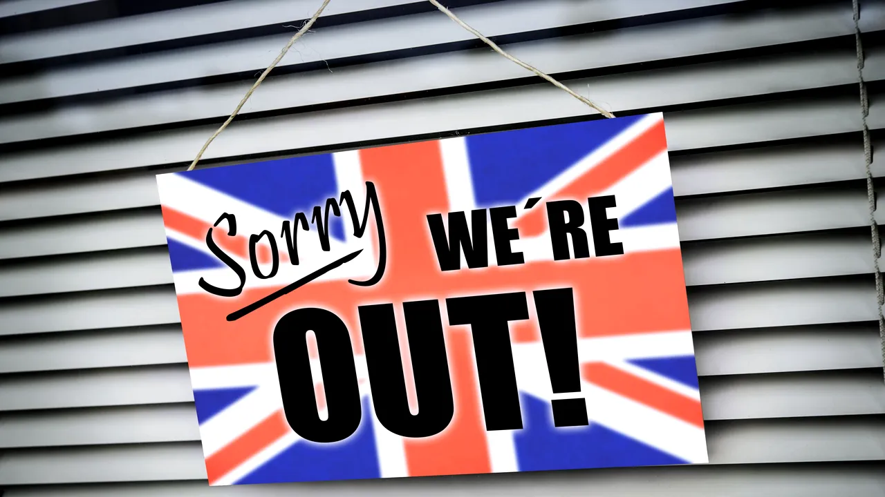 Precauţii pentru un Brexit fără acord: Cum se pregătesc companiile din Marea Britanie. Unele îşi fac stocuri uriaşe de hârtie igienică