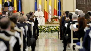 Primul discurs ţinut de Papa Francisc în România: Sunt bucuros să mă găsesc în frumoasa dumneavoastră ţară/  Pe fratele meu Daniel ţin să îl salut cu iubire frăţească