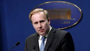 Medicul Călin Ciontu, judecat pentru corupţie în dosarul operaţiilor estetice, retras de pe lista consilierilor ministrului Sănătăţii