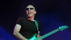Chitaristul Joe Satriani acuză trupa Coldplay de plagiat