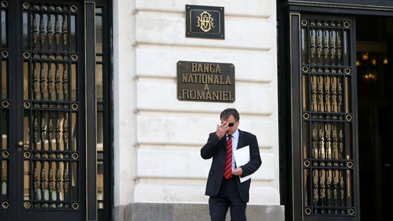 Tudose anunţă o întâlnire lămuritoare cu Mugur Isărescu: Unii aruncă în aer cu tot felul de lucruri, şi când îi întrebi, au vorbit în nume personal. Păi du-te, frate, acasă, dacă tot eşti persoană fizică