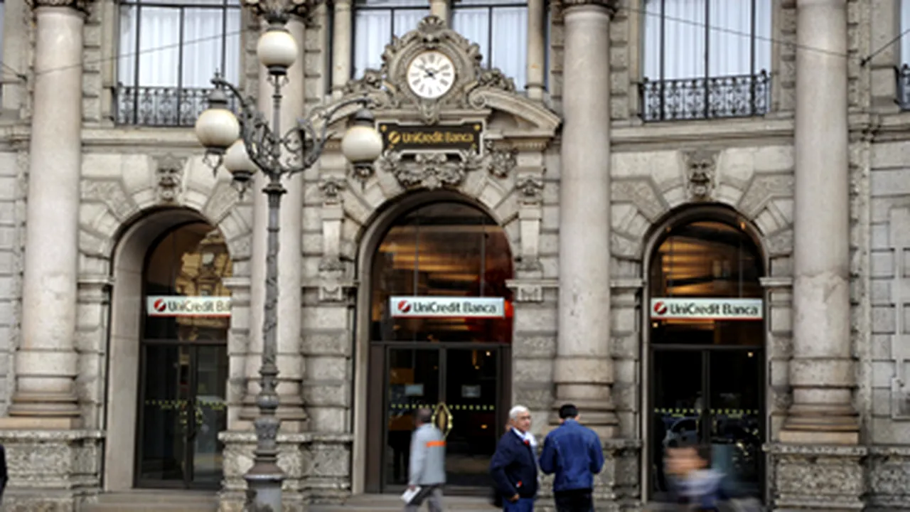 Moody's a revizuit în scădere ratingul UniCredit pentru soliditate financiară