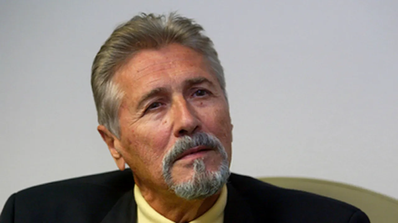 Emil Constantinescu: Elitele intelectuale au greşit girându-l pe preşedintele contrabandist Băsescu